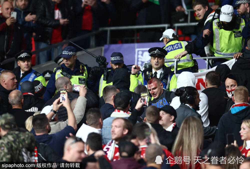  莱比锡球迷冲突，警方介入调查暴力事件  